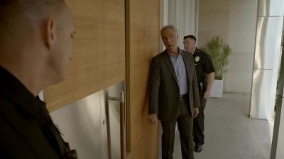 LAPD. Anyone home? - Bosch