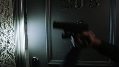 -LAPD. Put your hands up.
-Relax. - 9-1-1