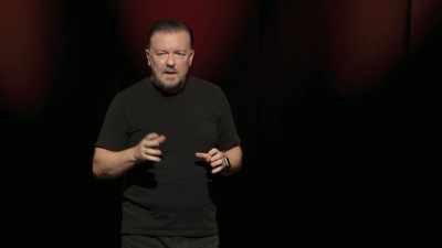 И его мать подозрительно спрашивает:
«Со Старым Брехуном все хорошо?» - Ricky Gervais: Armageddon
