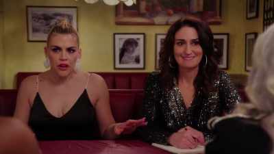 - Larry had us do one of those.
- Remember? - Girls5eva