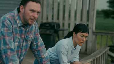 Larry, we-we-we can't just leave - Paper Girls
