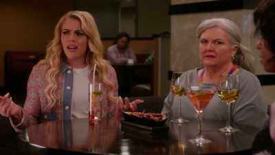 - Larry's right.
- I am clinging to a fantasy. - Girls5eva