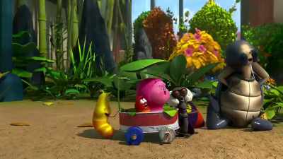 ♪ Larva larva la la la la-larva ♪ - Larva Family