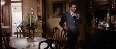 Last night, night before
Two different robbers at my door - Lady Sings the Blues