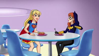 Last one to class is a rotten rhubarb - DC Super Hero Girls: Legends of Atlantis
