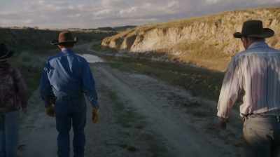LAST SPRING, WE STUCK A TRAILER
LOAD OF CATTLE IN HERE. - Dino Hunters