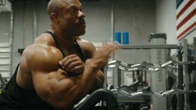 Last workout.
Thank goodness. We made it. - Breaking Olympia: The Phil Heath Story