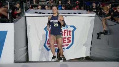 L'athlète que j'encourage est Kara Webb, - The Redeemed and the Dominant: Fittest on Earth
