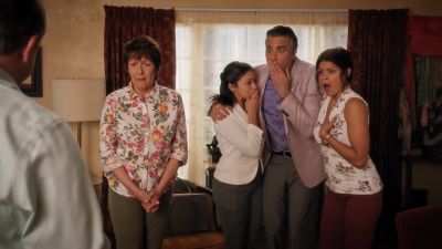 LATIN LOVER NARRATOR:
This is it, people. - Jane the Virgin