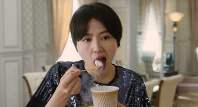 Lau Lam is a
powerful businesswoman - The Confidence Man JP - The Movie -
