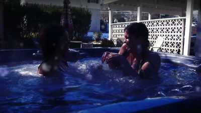 [laugh] [ water splashing] - Snow Babes