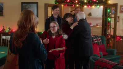 (laughing, chatting) - 'Twas the Text Before Christmas