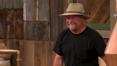 -[laughing]
-hell, I'm world-renowned
for being stupid. - Moonshiners: Master Distiller