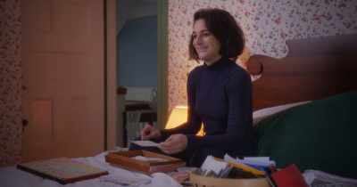 [laughing]
I have no idea who that is. - Jenny Slate: Stage Fright