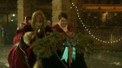 -[laughing]
-Oh, you know the rest! - Santa Fake