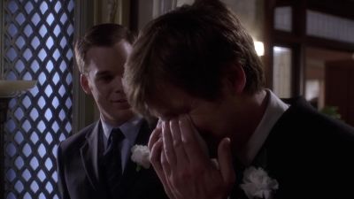 ( laughing ) - Six Feet Under