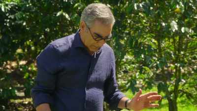[laughing] - The Reluctant Traveler with Eugene Levy