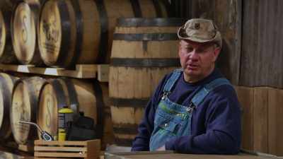 [laughing] - Moonshiners: Master Distiller