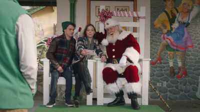 [laughing] - A Taste of Christmas