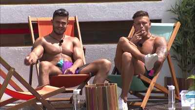 (LAUGHING) - Love Island