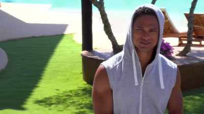 (LAUGHING) - Love Island