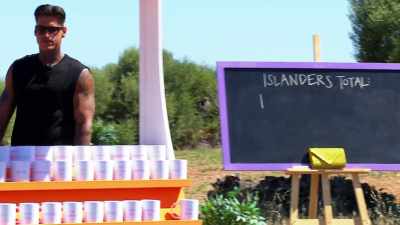 (LAUGHING) - Love Island
