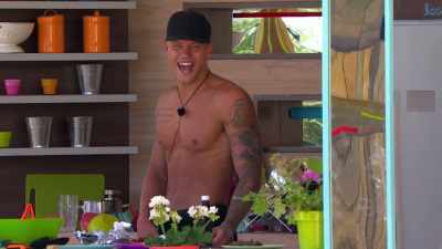 (LAUGHING) - Love Island