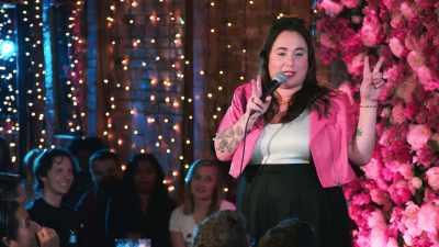 -[laughs]
-[audience cheering] - Liza Treyger: Night Owl