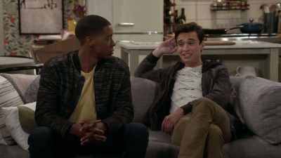 [ Laughs ]
Classic Nick. - Call Your Mother