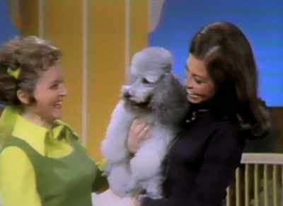 - (LAUGHS)
- Hello there. (CHUCKLES) - Being Mary Tyler Moore