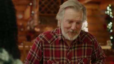 - [laughs] I don't know
what a dua lipa is, but no. - Mistletoe in Montana