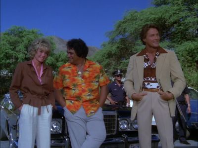 [ LAUGHS ] - Hawaii Five-O