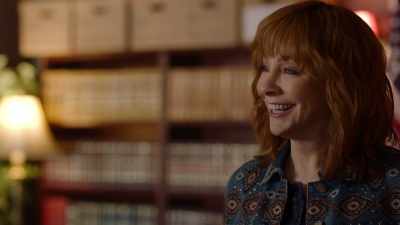 [laughs] - Reba McEntire's The Hammer