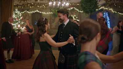 [laughs] - A Merry Scottish Christmas
