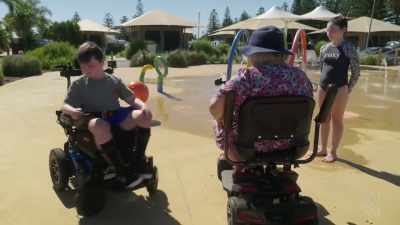 (LAUGHS) - Miriam Margolyes: Australia Unmasked