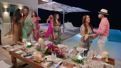- [laughs] - The Real Housewives Ultimate Girls Trip