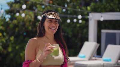 - [laughs] - The Real Housewives Ultimate Girls Trip