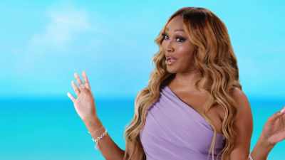 [laughs] - The Real Housewives Ultimate Girls Trip