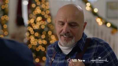 [laughs] - The Santa Stakeout