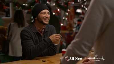 [laughs] - The Santa Stakeout