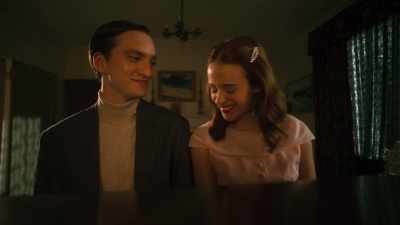 [laughs] - V.C. Andrews' Pearl in the Mist