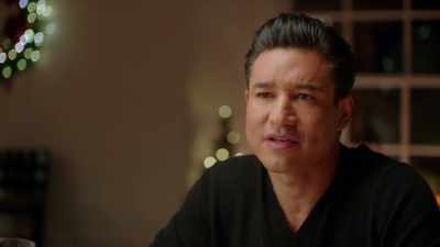 - [laughs] - Holiday in Santa Fe