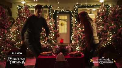 [laughs] - A Glenbrooke Christmas