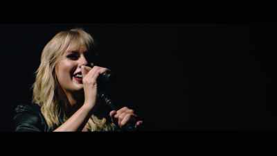 [laughs] - Taylor Swift City of Lover Concert