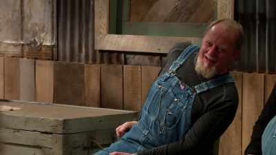 [laughs] - Moonshiners: Master Distiller