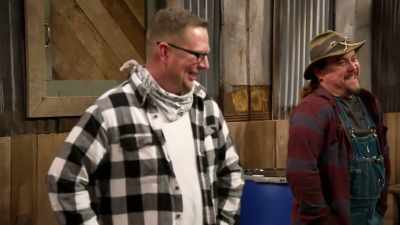 [laughs] - Moonshiners: Master Distiller