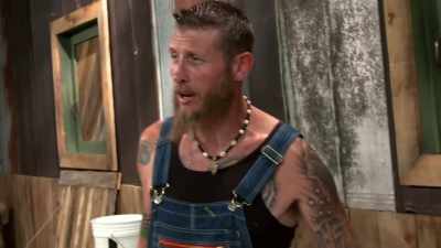[laughs] - Moonshiners: Master Distiller