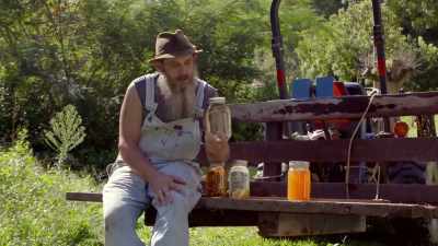 [laughs] - Moonshiners: Master Distiller