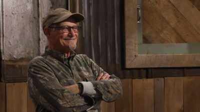 [laughs] - Moonshiners: Master Distiller