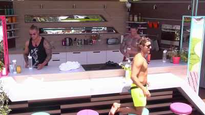 (LAUGHS) - Love Island